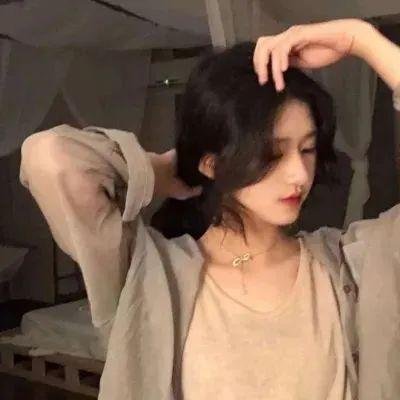 27套礼服封面